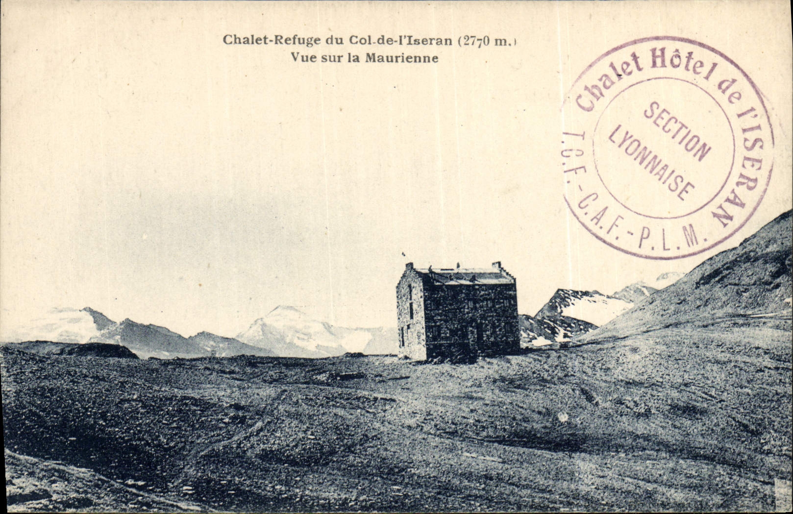 CPA Alpinisme Chalet refuge du col de l'Iseran Vue sur la Maurienne