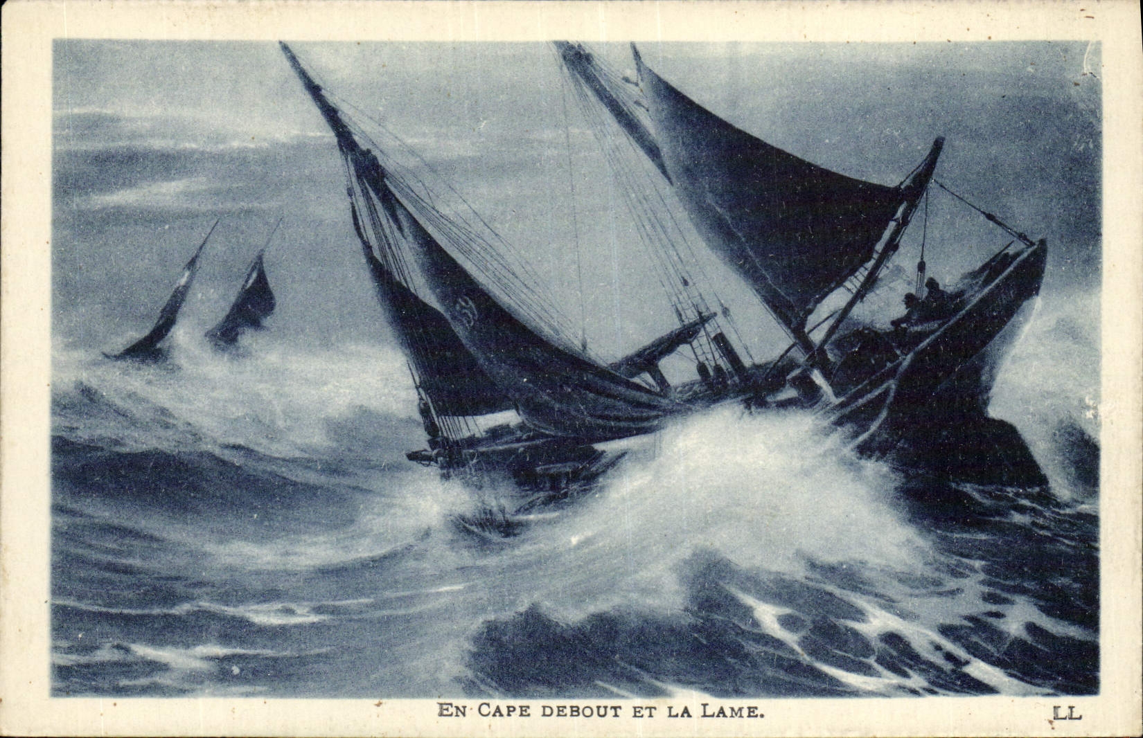 CPA Bateau Voilier en Cape debout et la lame