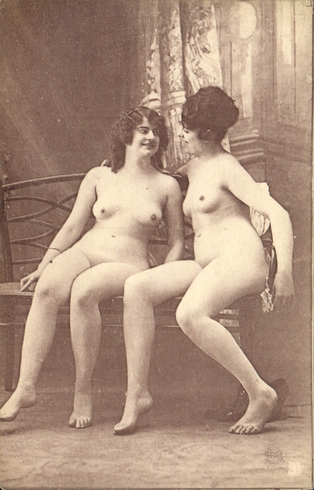 CPA Femme nu erotique 