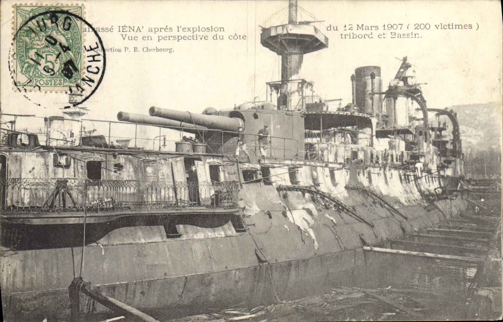 CPA Bateau de guerre La catastrophe du Iena Vue en perspective