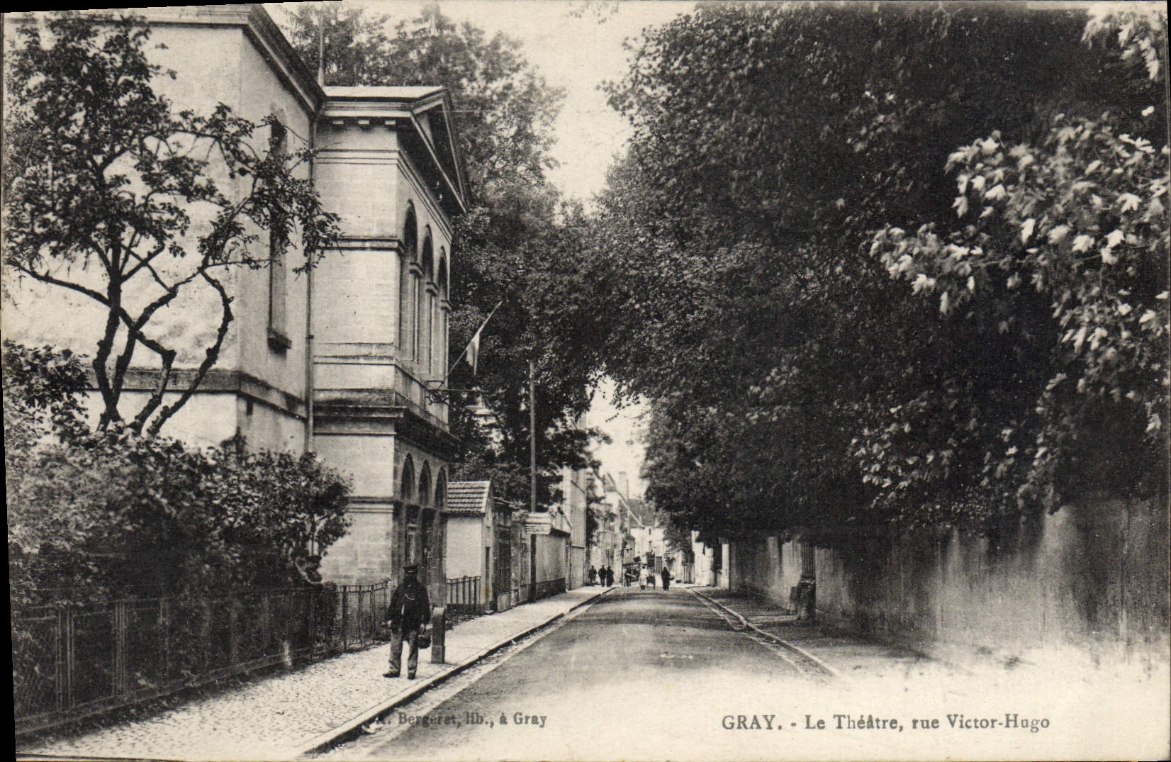 CPA Gray Le theatre Rue Victor Hugo