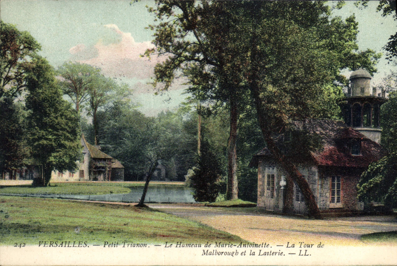 CPA Palais De Versailles Le Petit Trianon le hameau de Marie Antoinette La tour de Malborough et la laiterie