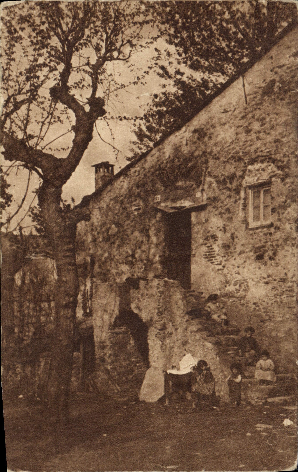 VINTAGE POSTCARD House Children Folklore