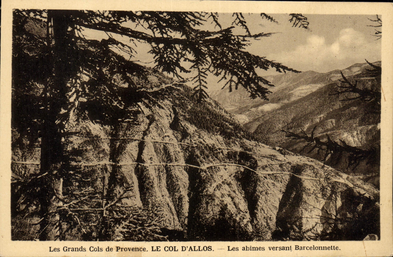 VINTAGE POSTCARD Large Collars of Provence the Ale Collar Abysses Pouring Barcelonnette