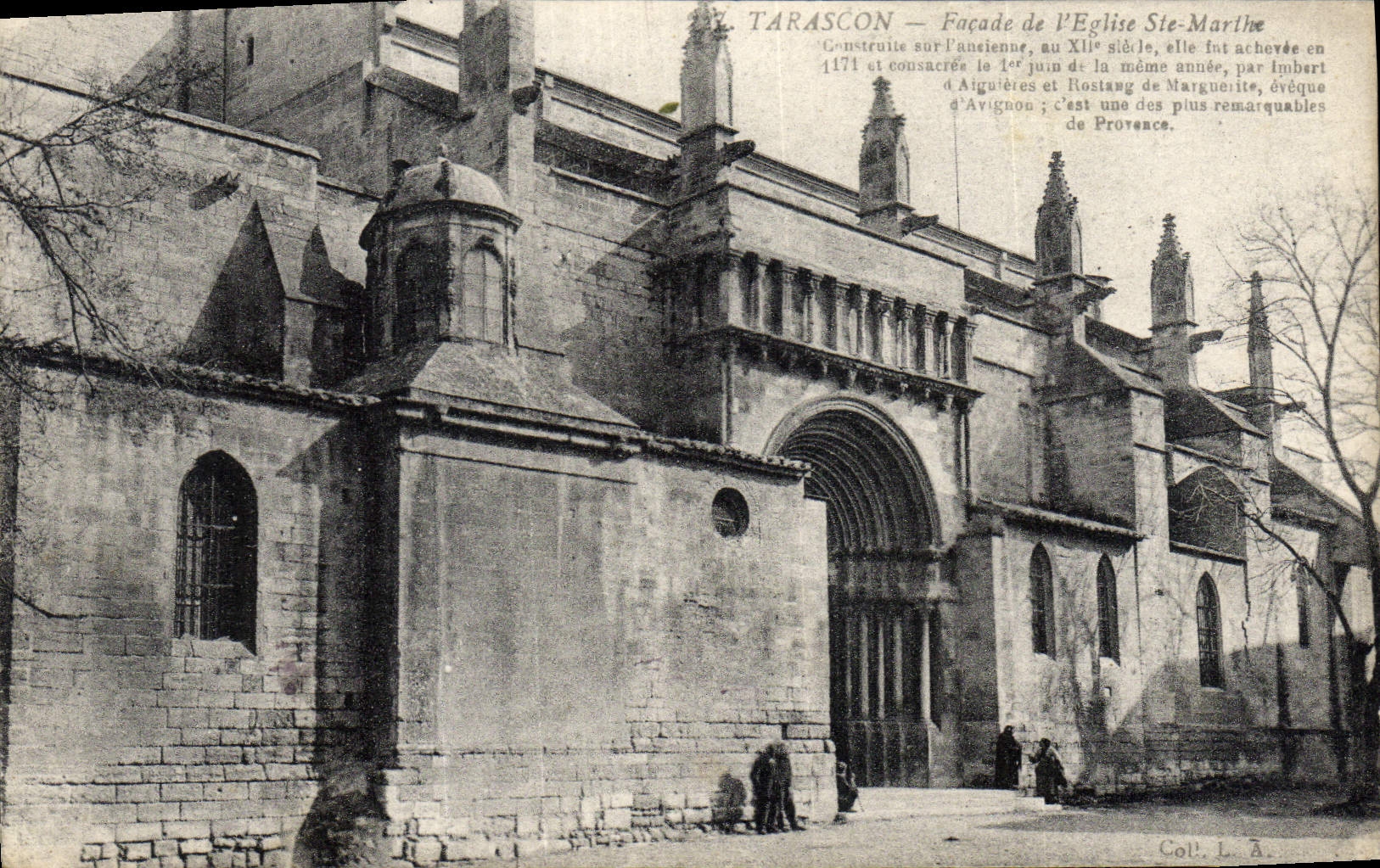CPA Tarascon Facade de l'eglise Ste Marthe 