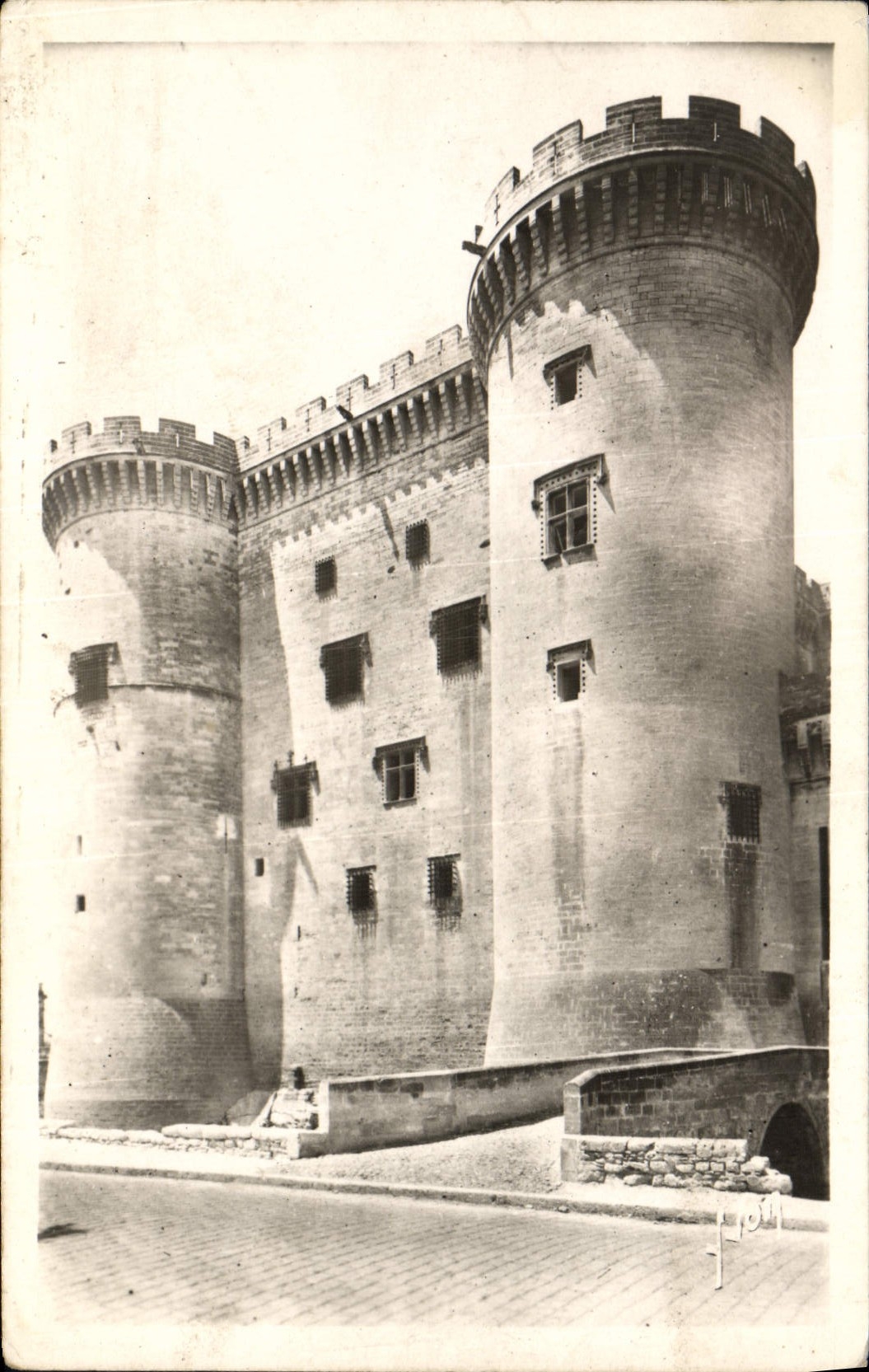 CPA Tarascon Tours du Chateau du Roi Rene
