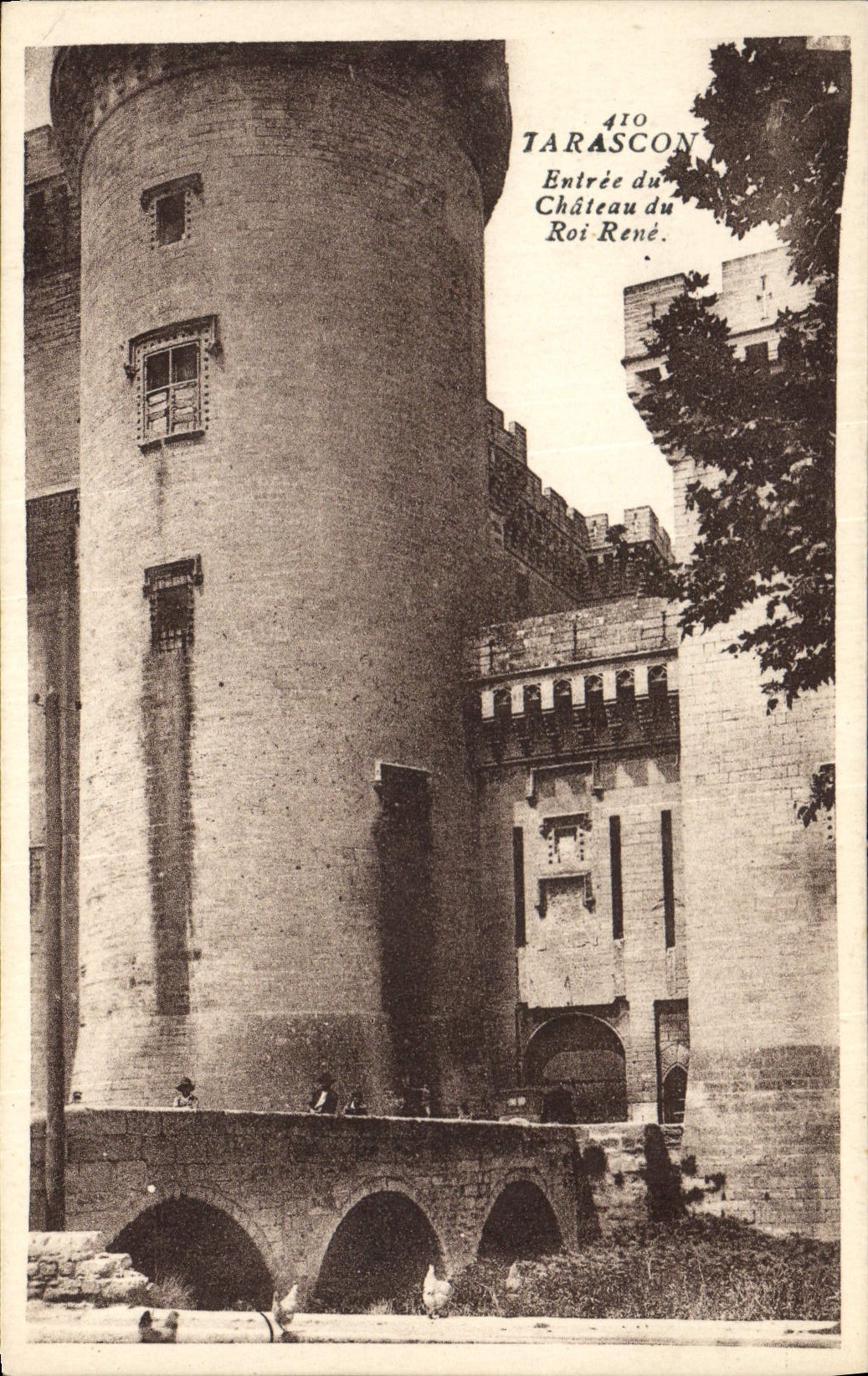 CPA Tarascon Entree du Chateau du roi Rene
