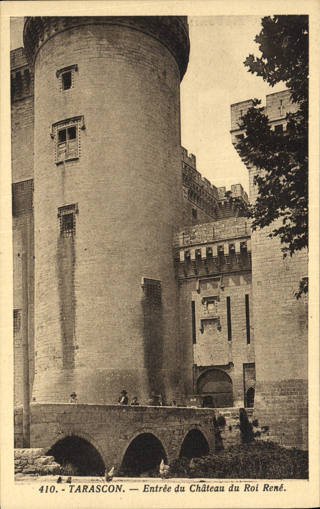 CPA Tarascon Entree du Chateau du Roi Rene