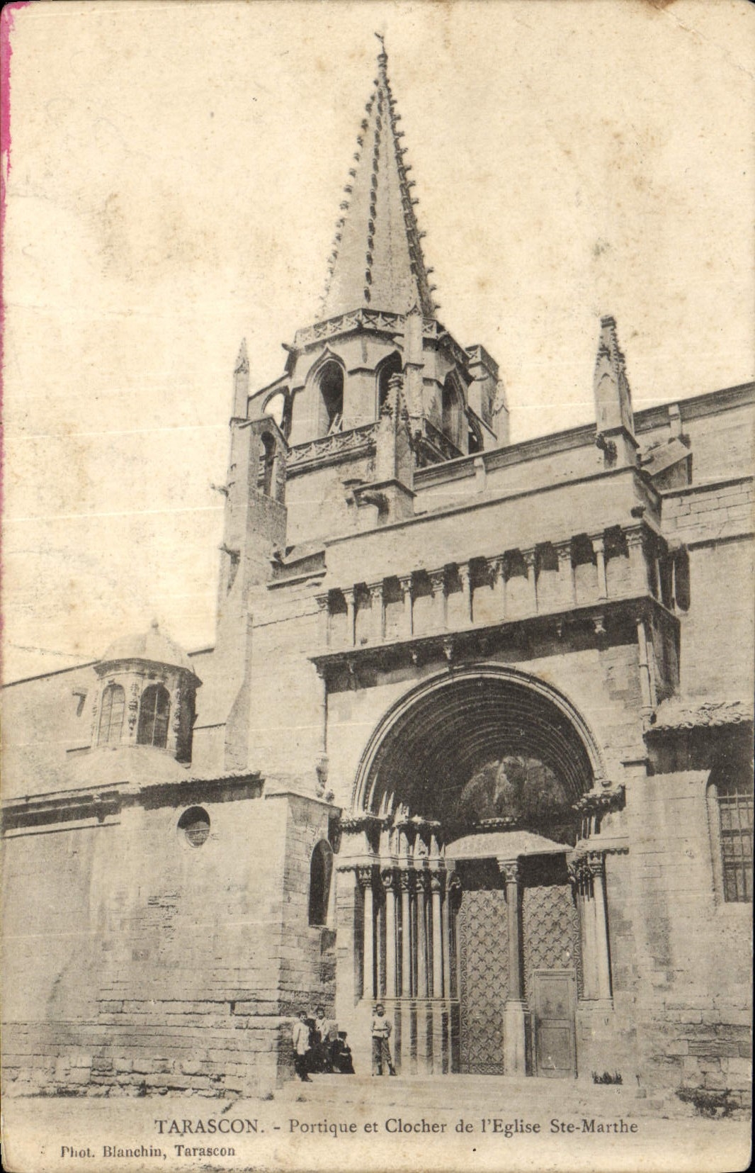 CPA Tarascon Portique et Clocher de L'Eglise Ste Marthe