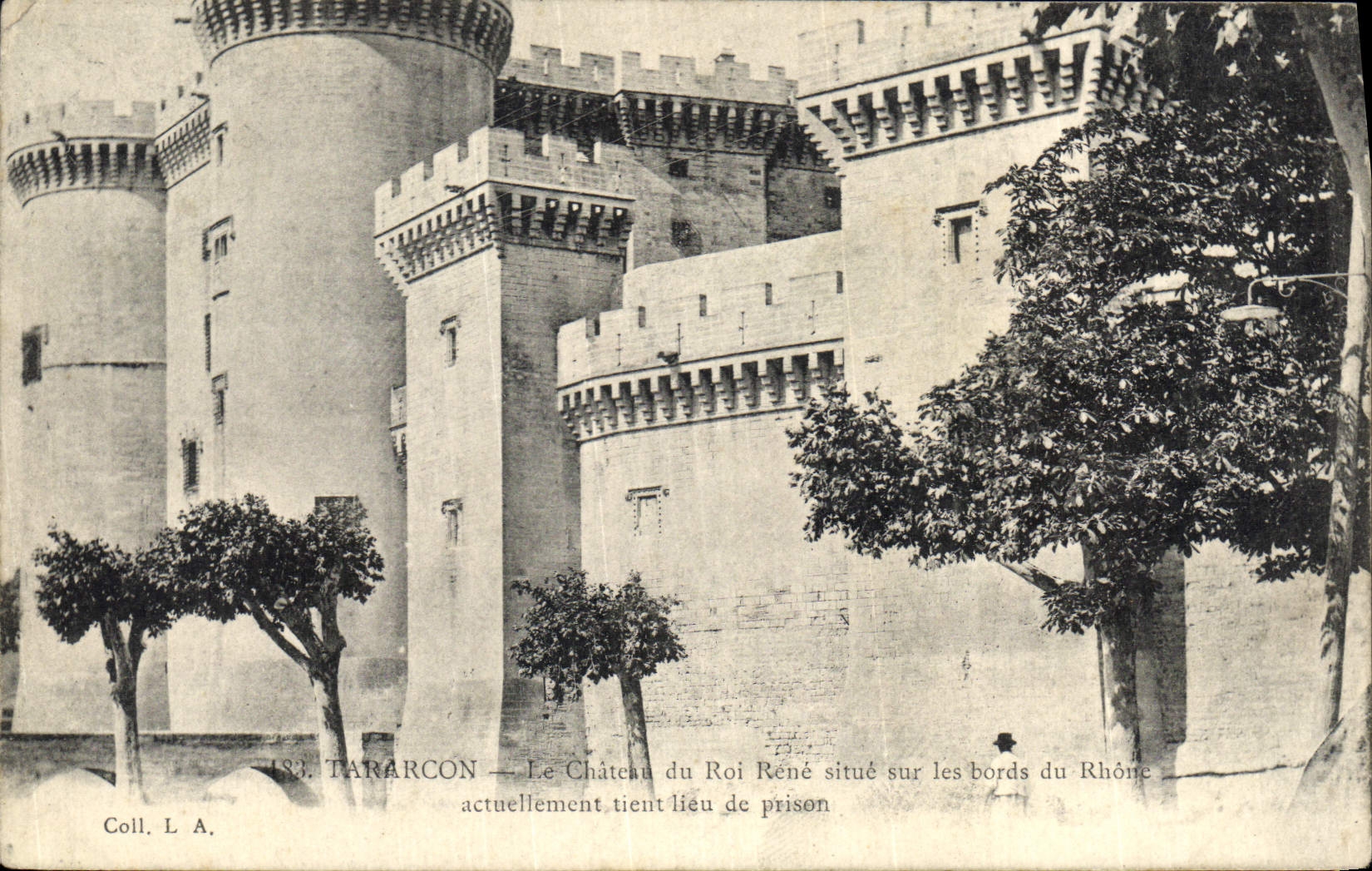 CPA Tarascon Le Chateau du Roi Rene Situe Sur les Bords du Rhone