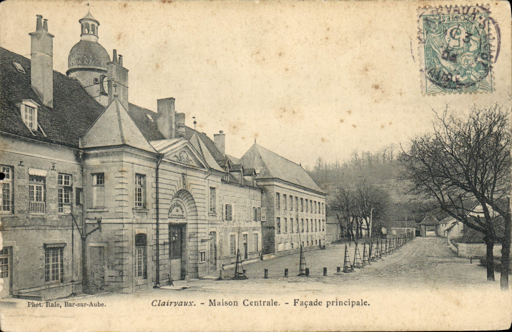 Ataque frontal central del principal de la casa de Clairvaux de la prisión de la POSTAL de la VENDIMIA