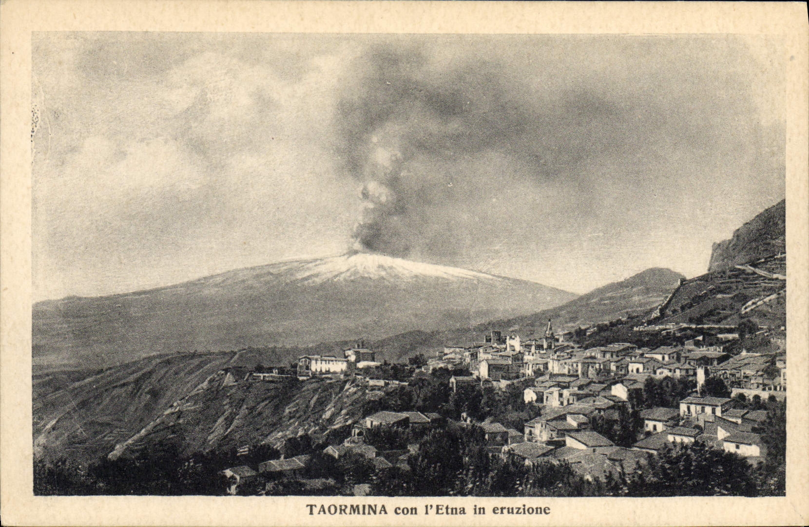 VINTAGE POSTCARD Volcano Taormina idiot Etna in eruzione