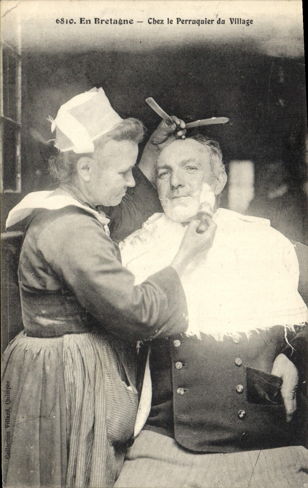 VINTAGE POSTCARD Militaria Hairdresser Wig maker In Brittany Folklore TOP