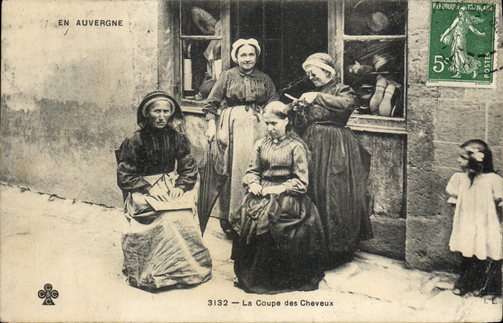 VINTAGE POSTCARD Auvergne Hairdresser Wig maker cut of horses TOP