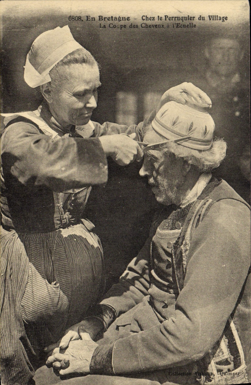 TOPCPA In Brittany Chey the wig maker of the village haircut to the bowl Hairdresser Wig maker