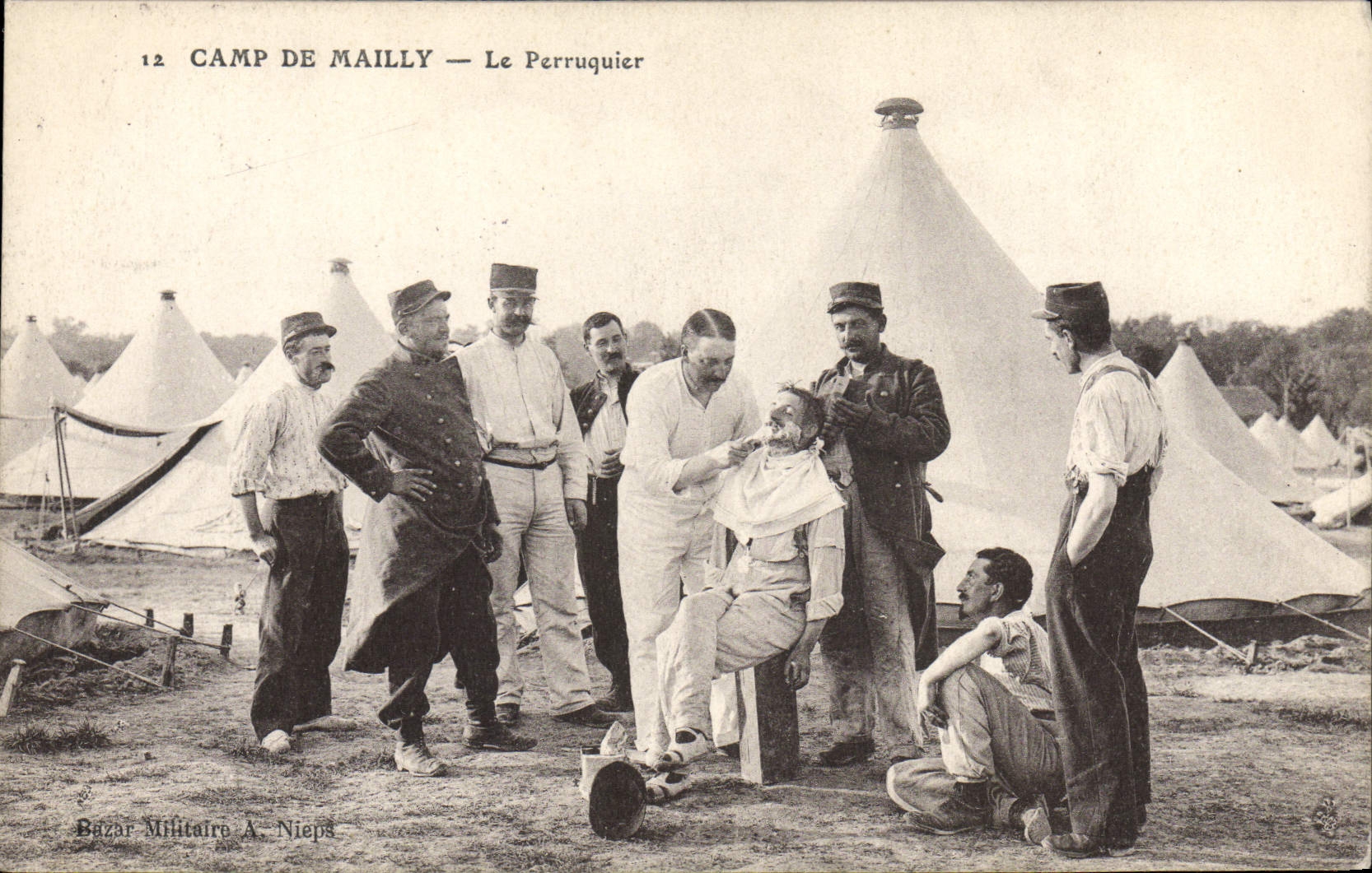 CPA Militaria Coiffeur Perruquier Camp de mailly
