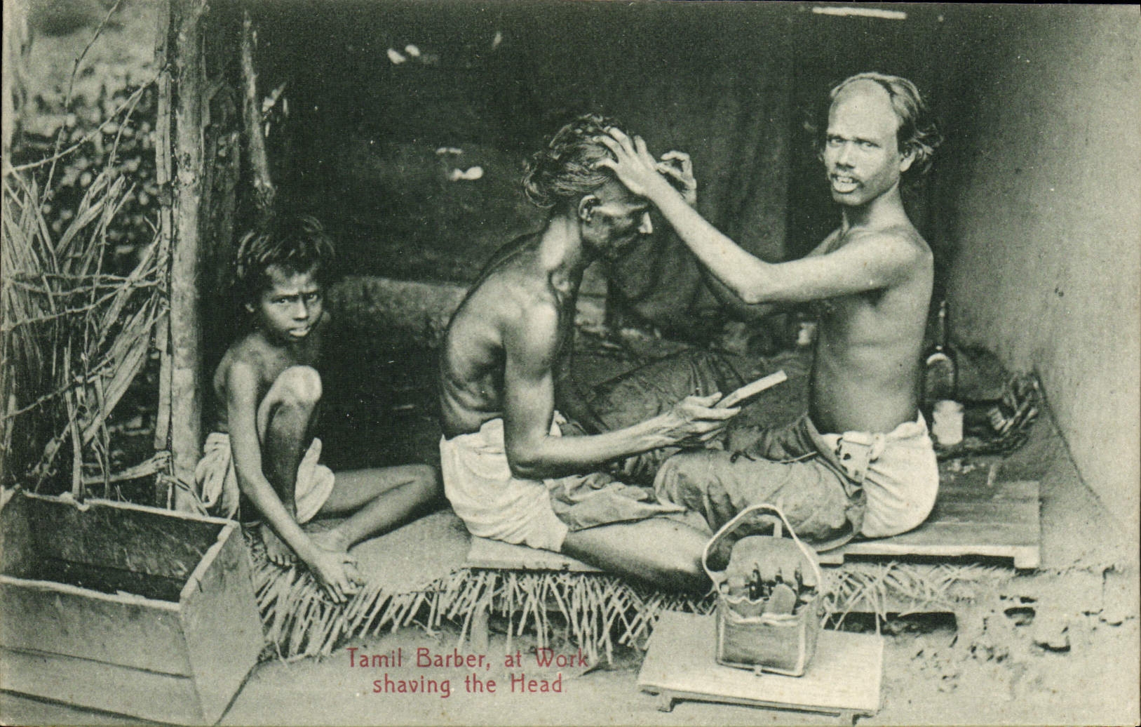 CPA Tamil barber at work shaving the head Ceylon Stri Lanka Coiffeur Perruquier