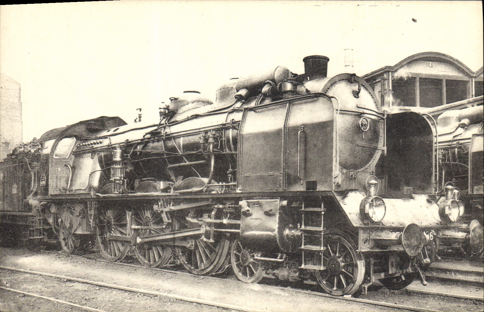 VINTAGE POSTCARD Train Engine of the South East ex PLM Machine 231 D 186