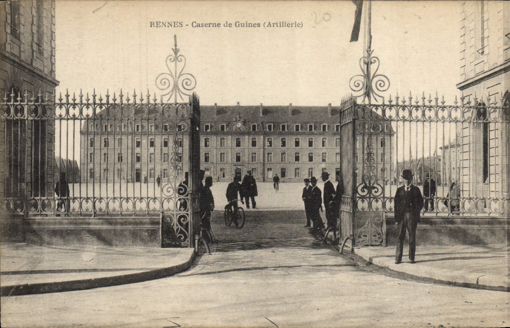 Cuarteles de Militaria Rennes de la POSTAL de la VENDIMIA de la artillería de Guines