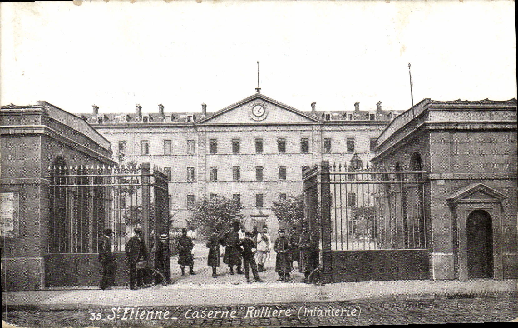 La POSTAL Militaria St. Etienne de la VENDIMIA acuartela a infantería de Rullier
