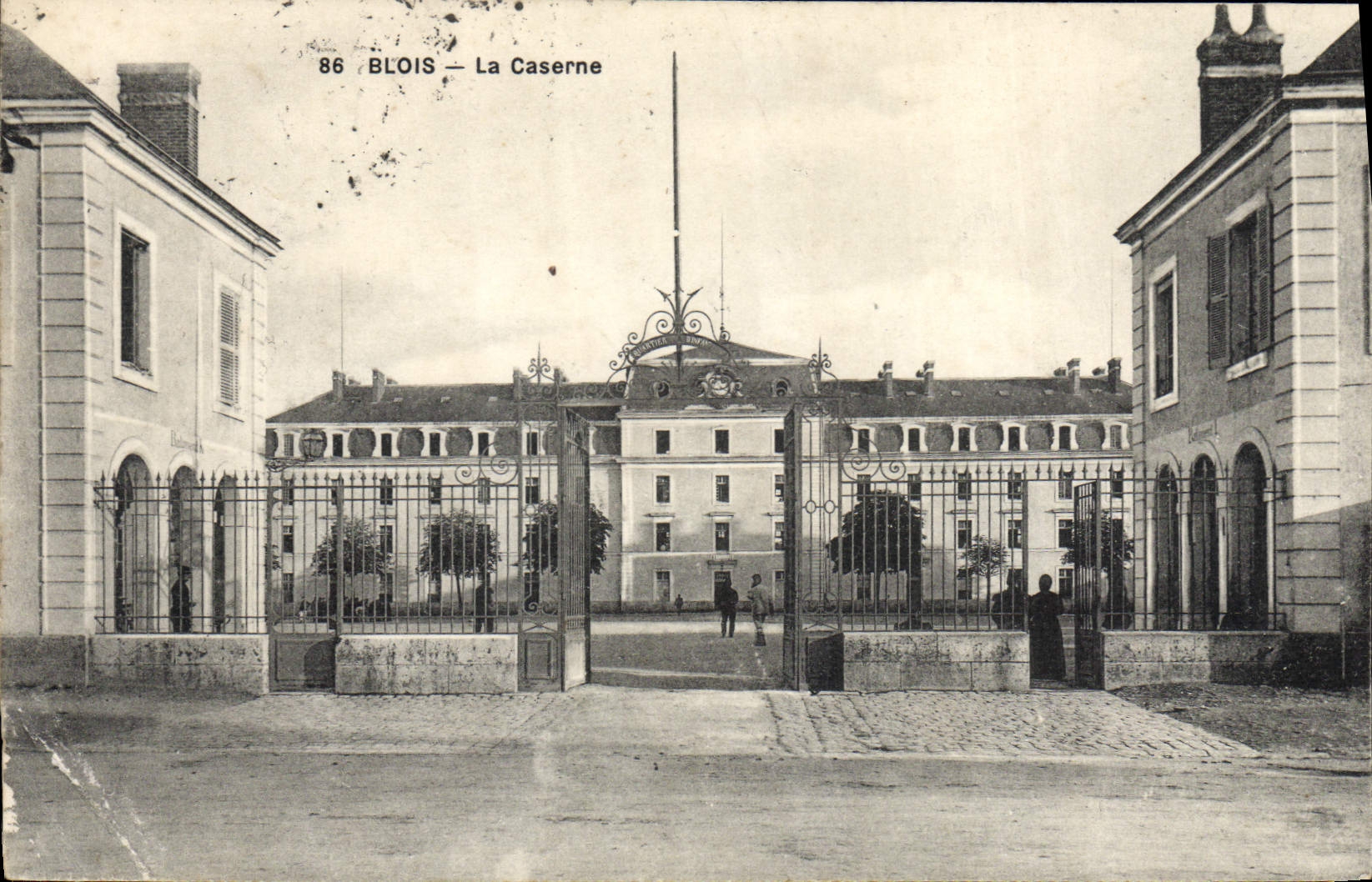 POSTAL Militaria Blois de la VENDIMIA los cuarteles