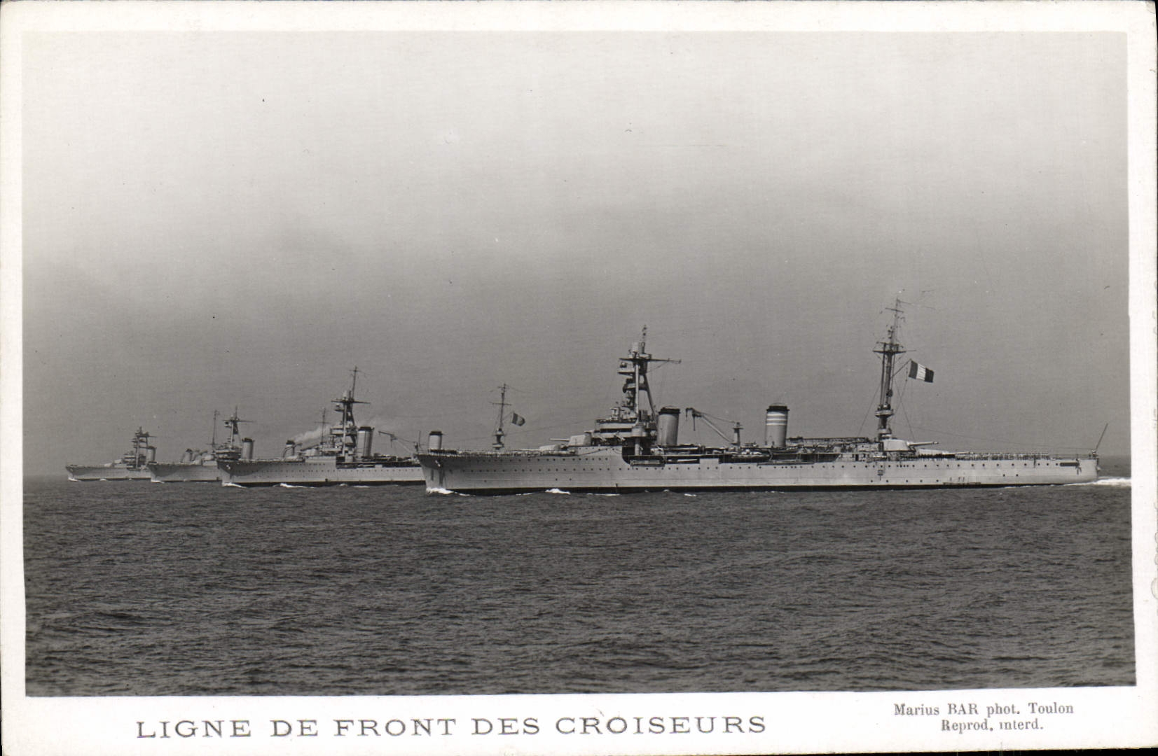 CPA Bateau Guerre Ligne de front des croiseurs
