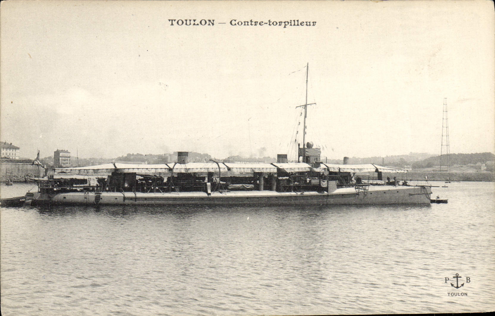 VINTAGE POSTCARD Boat Toulon War Against destroyer