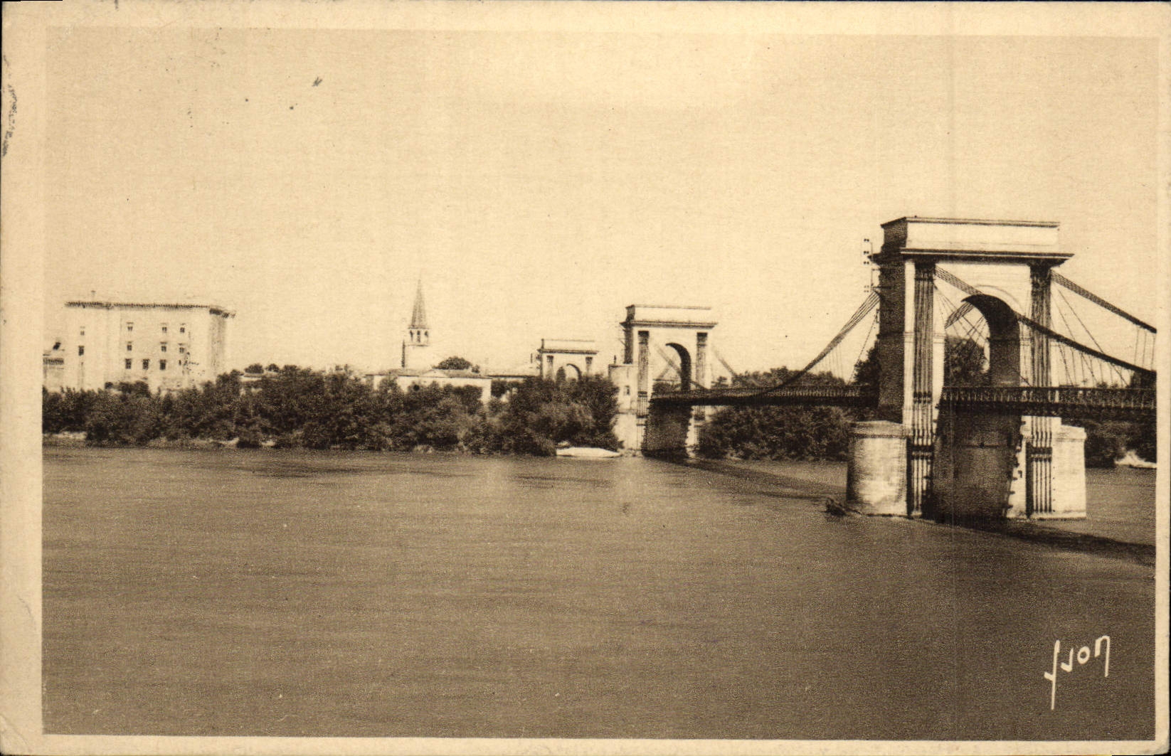 CPA Tarascon Pont Supendu Sur le Rhone