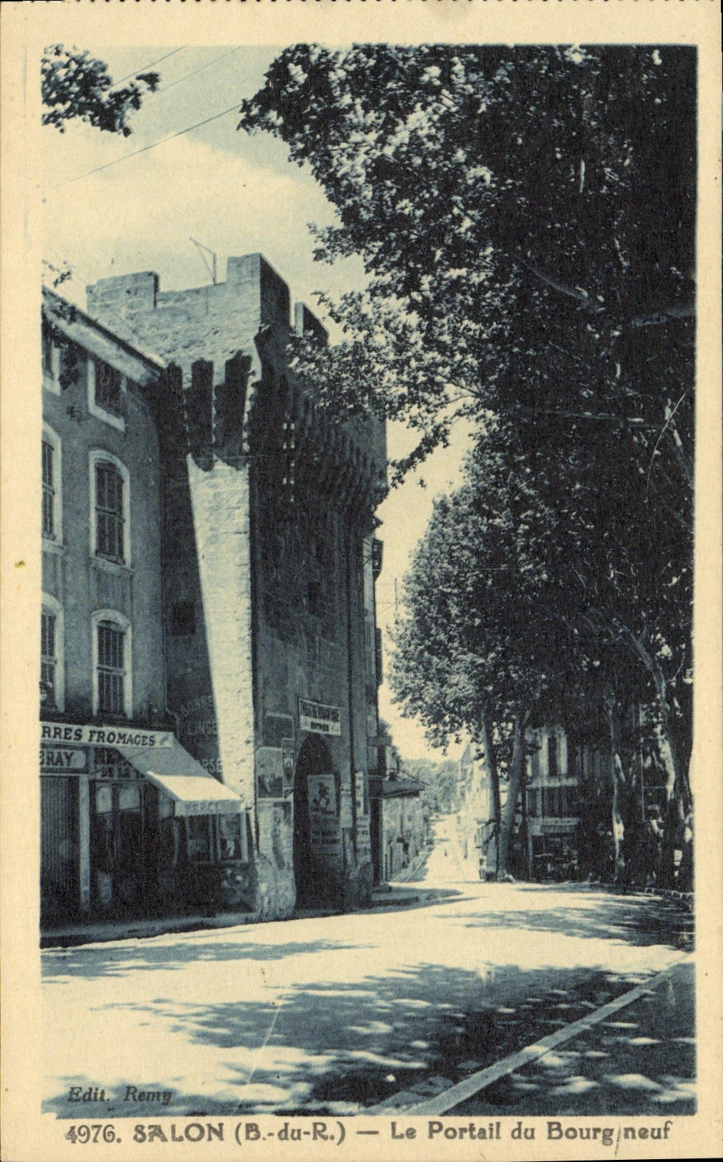 CPA Salon Le portail du Bourg neuf
