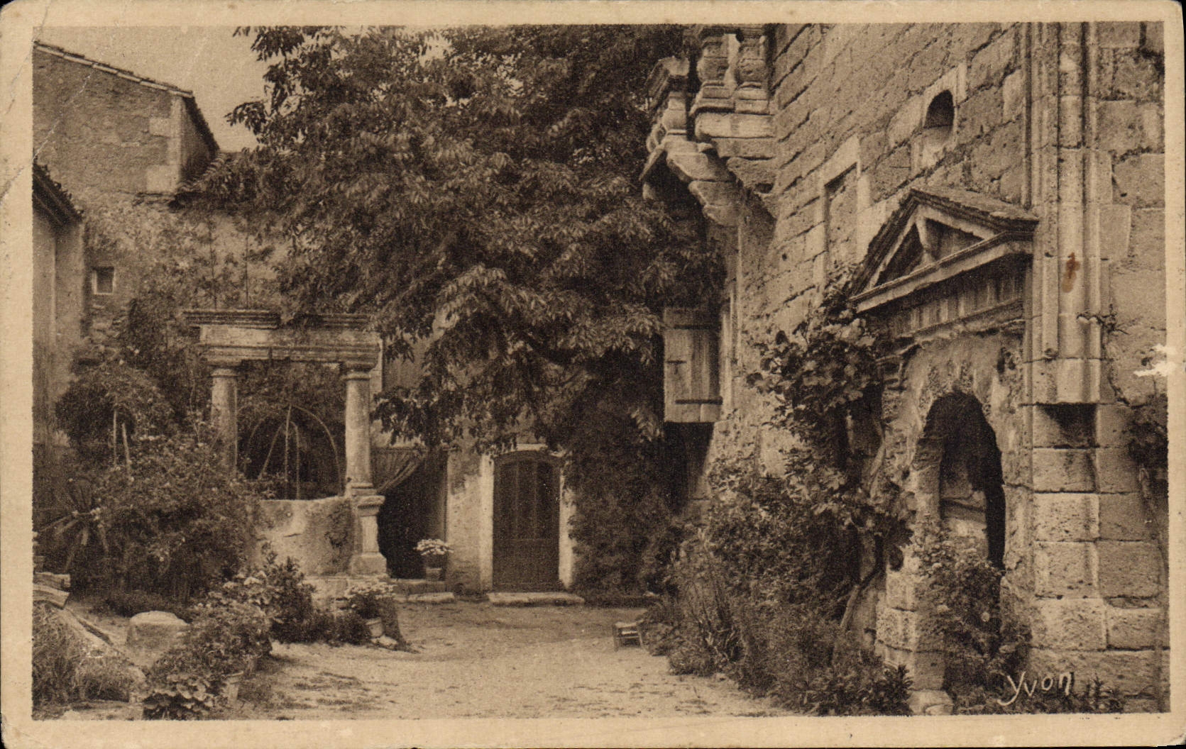 CPA Environs de la Rome des Gaules Demeure de modestes fermiers