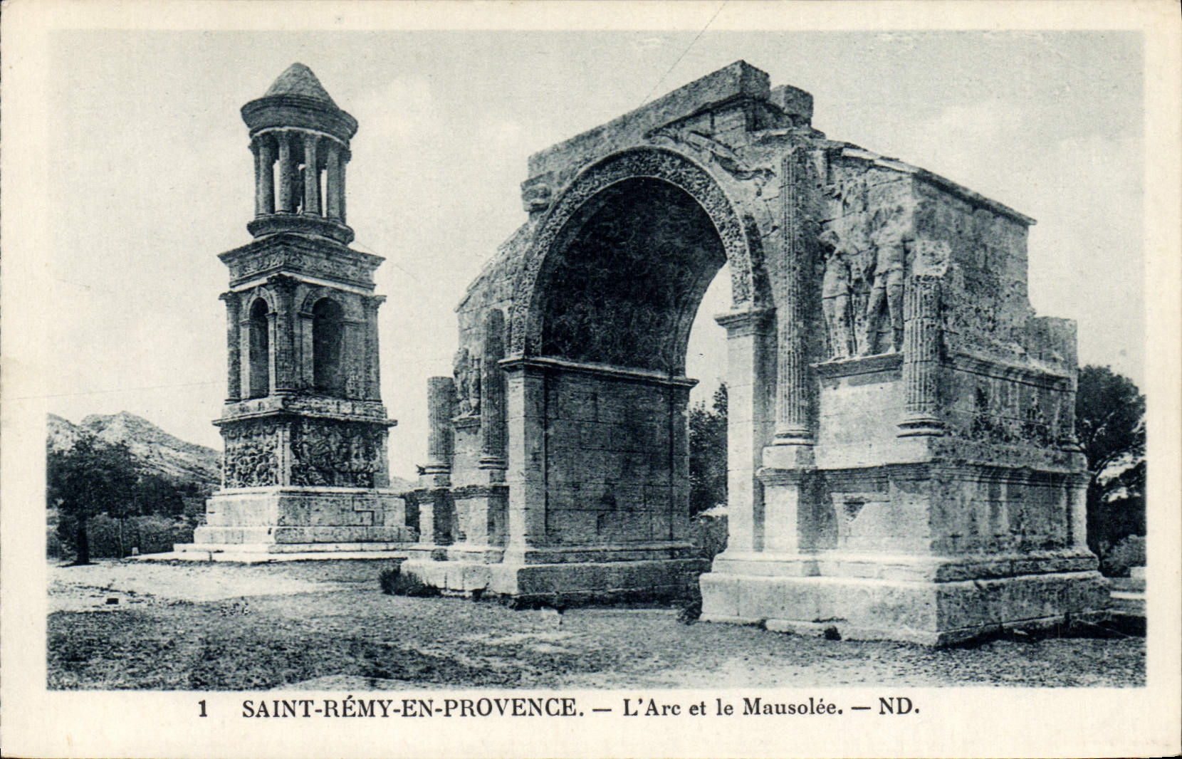 CPA Saint Remy De Provence L'Arc et le Mausolee