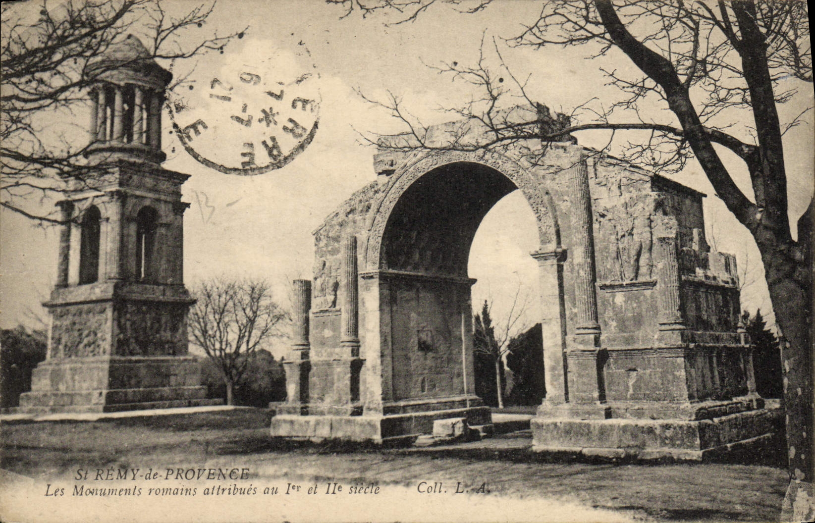 CPA Saint Remy De Provence Les monuments romains