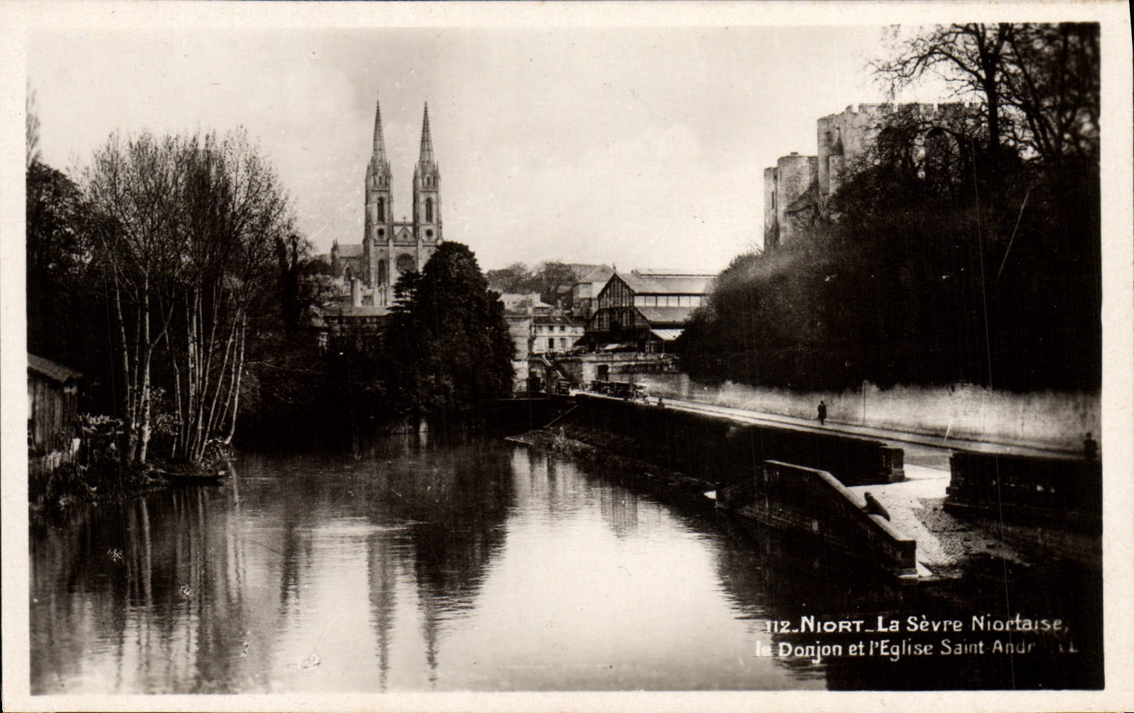 MODERN CARD Niort Separates It the keep and the church Saint Andre