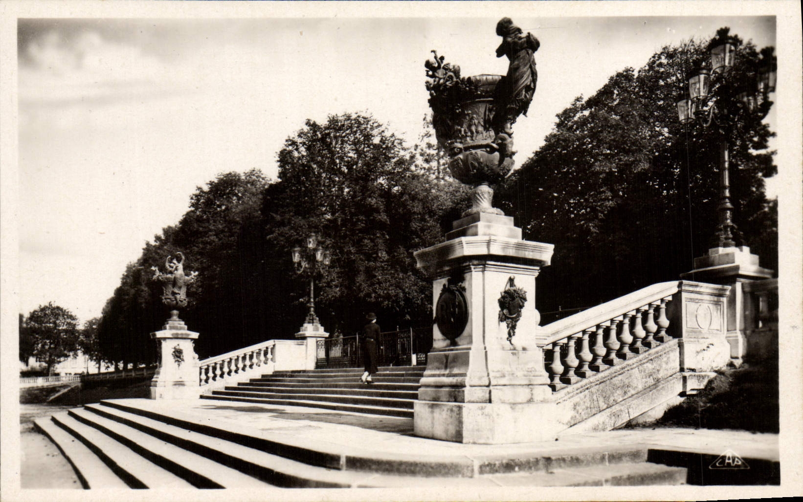 MODERN CARD Niort large staircases of the public garden of the Breach