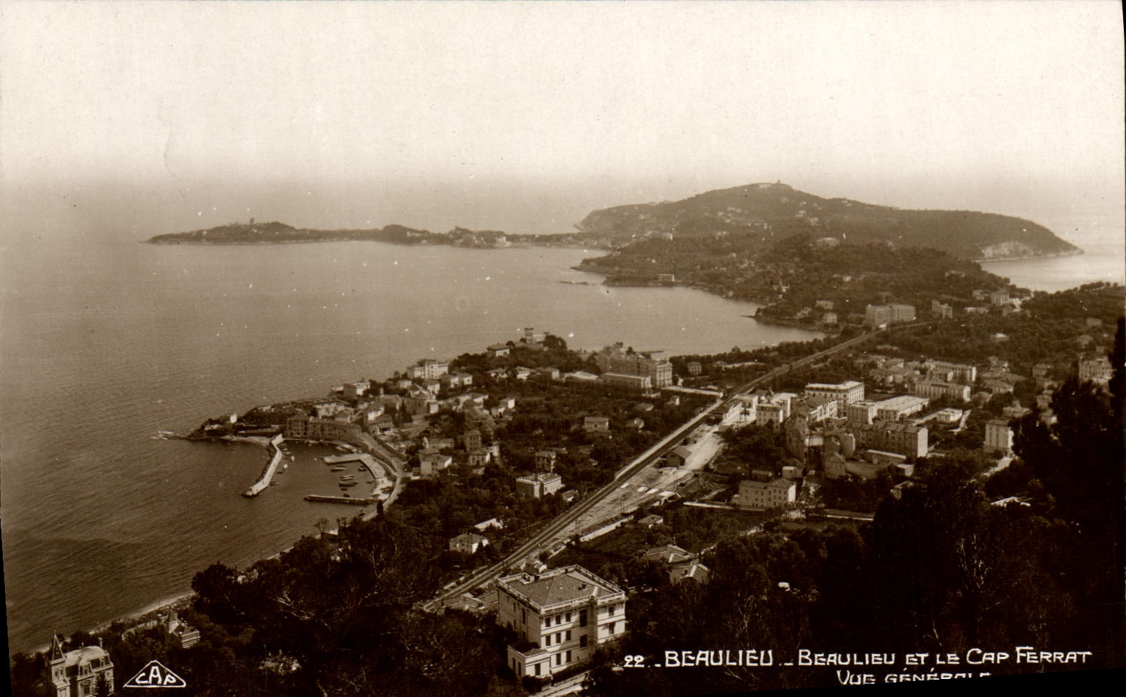 CPA Beaulieu Et Le Cap Ferrat Vue Generale