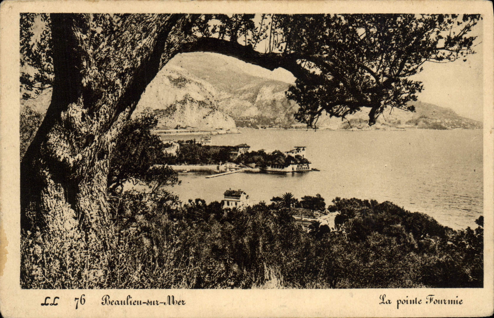 VINTAGE POSTCARD Beaulieu on sea the Fourmie point