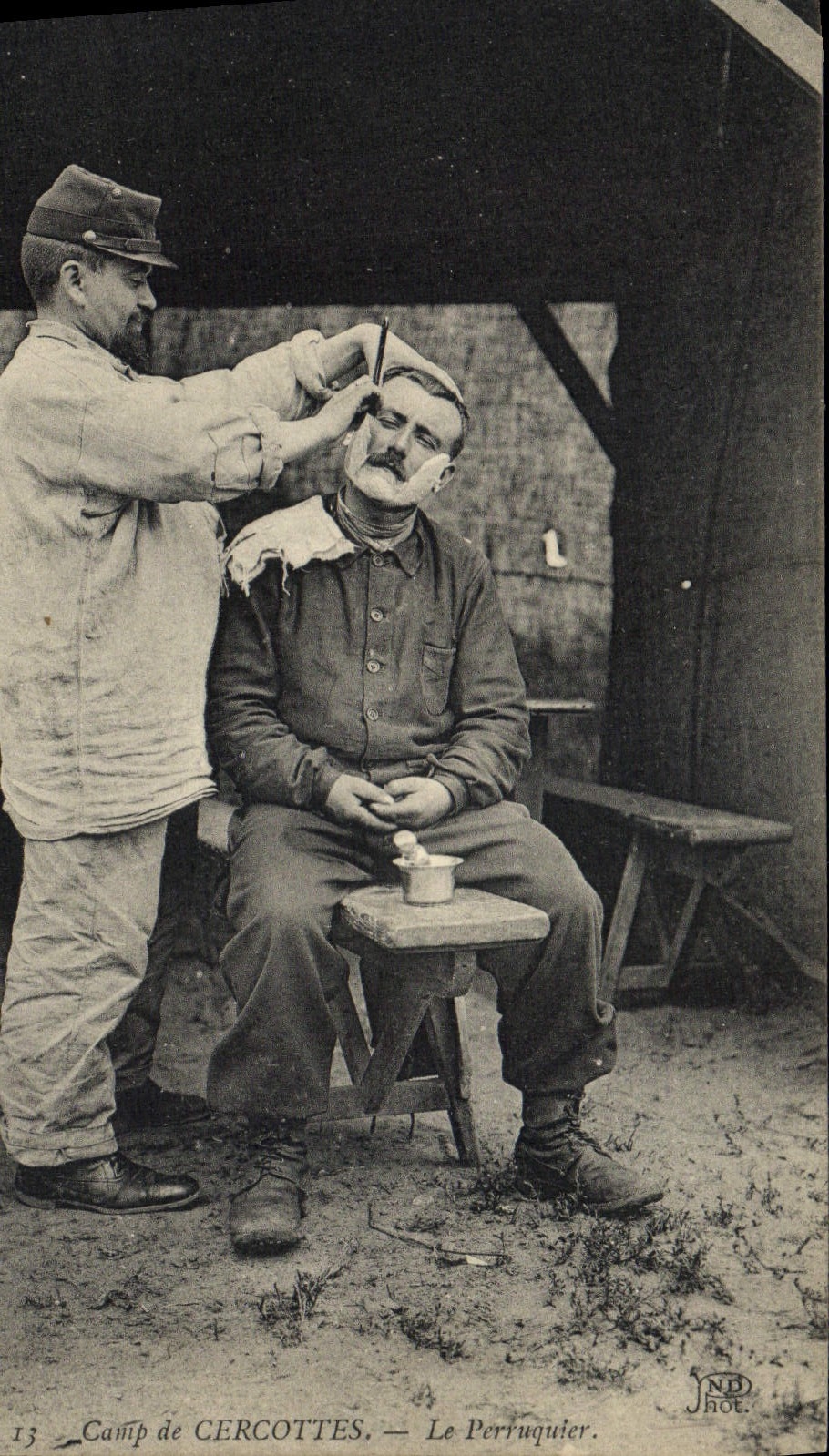 VINTAGE POSTCARD Militaria Hairdresser Wig maker Camp of Cercottes TOP