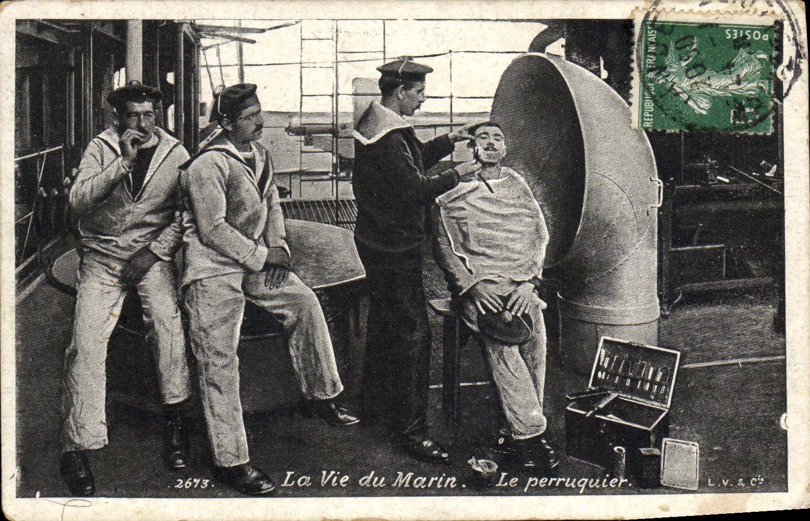 CPA Militaria Coiffeur Perruquier La vie du marin 