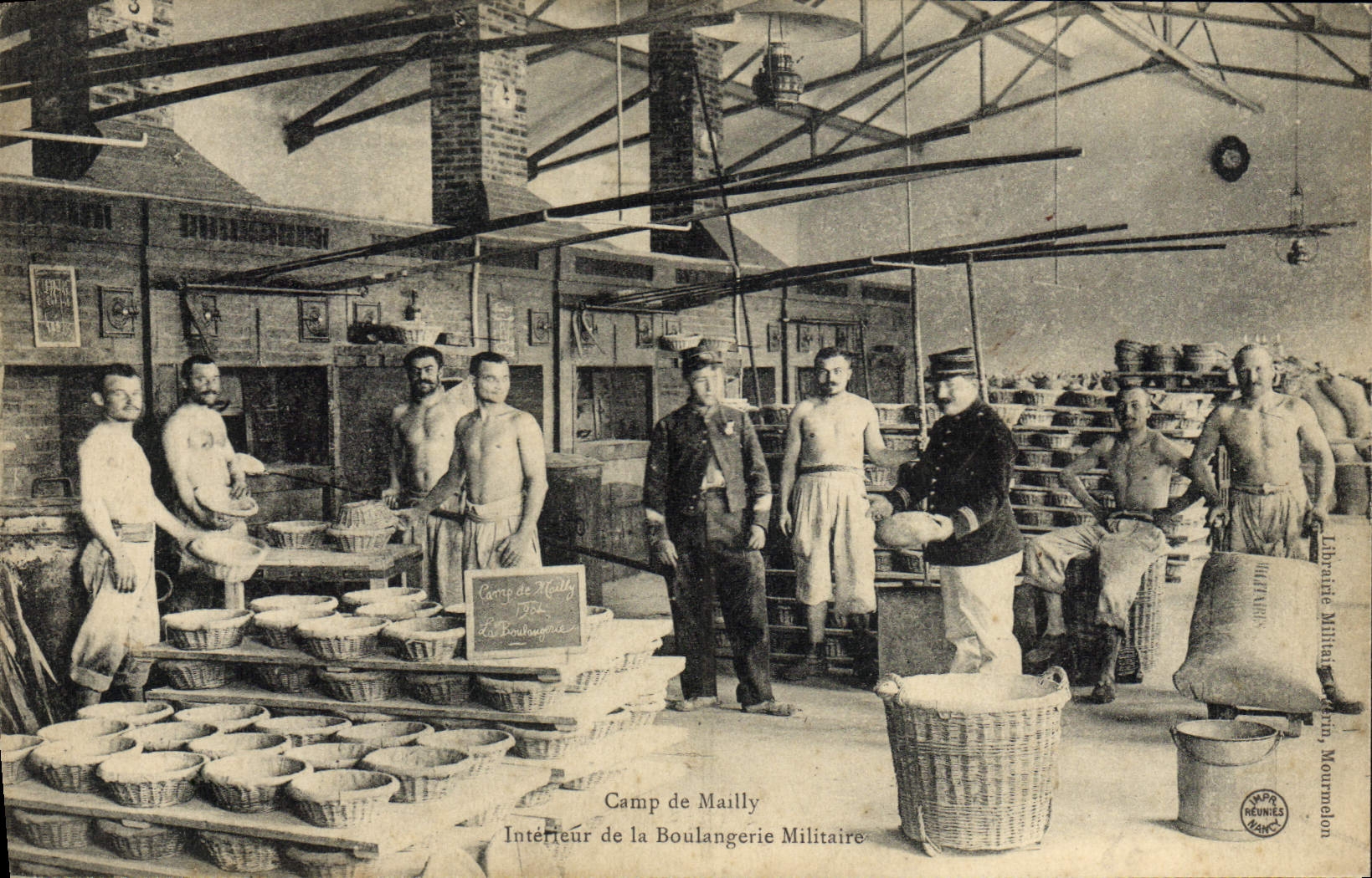 VINTAGE POSTCARD Militaria Camp of Interior Mailly of bakery