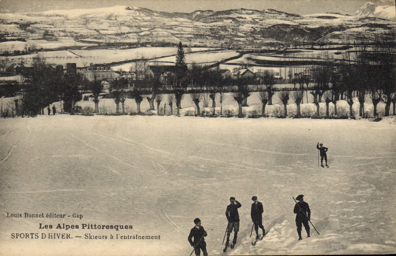 VINTAGE POSTCARD Winter sports Ski the Alps Skiers with the drive