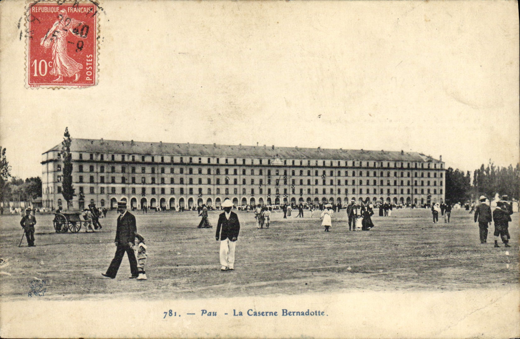 POSTAL Militaria Pau de la VENDIMIA los cuarteles de Bernadotte