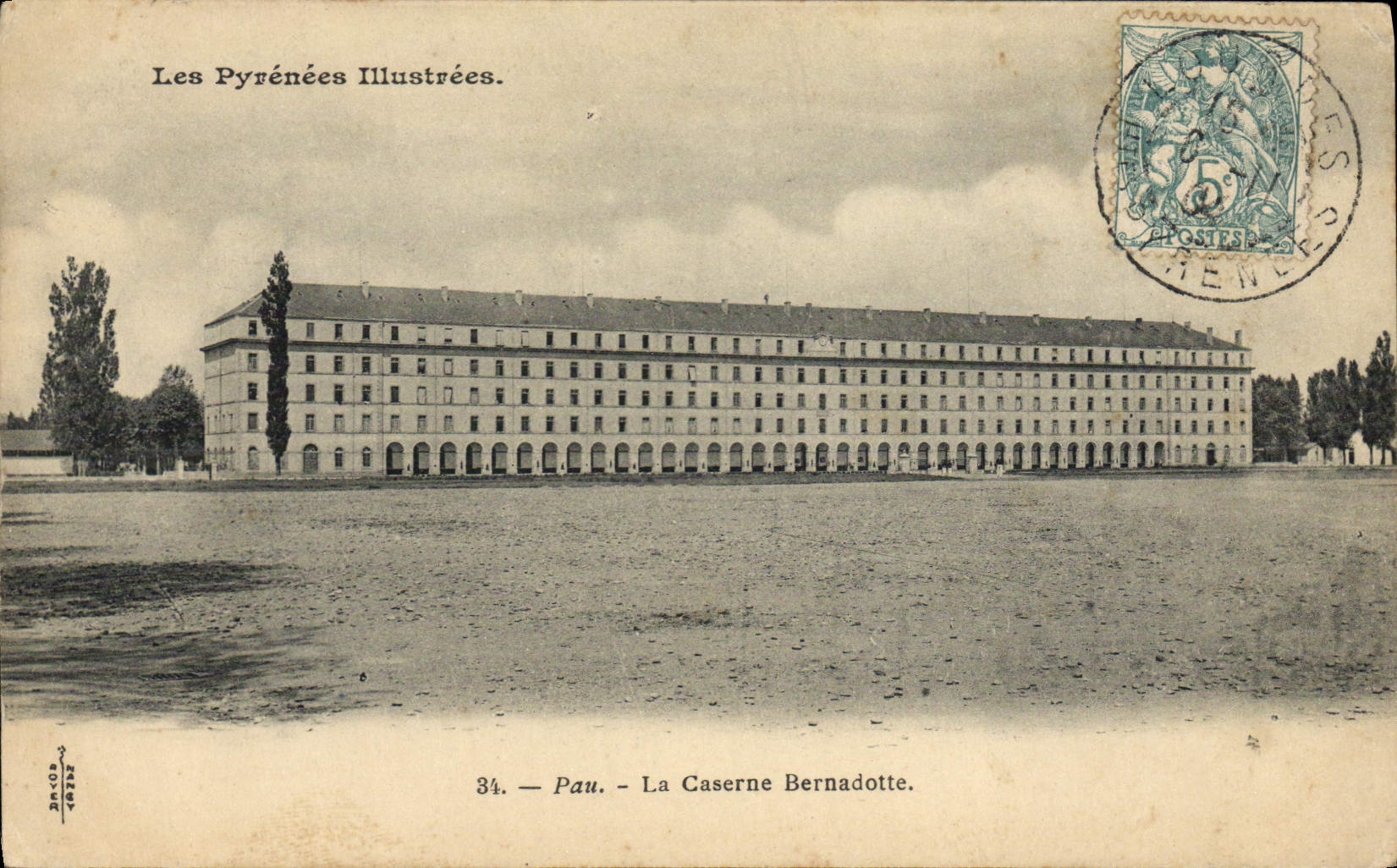 CPA Militaria Pau La caserne Bernadotte 