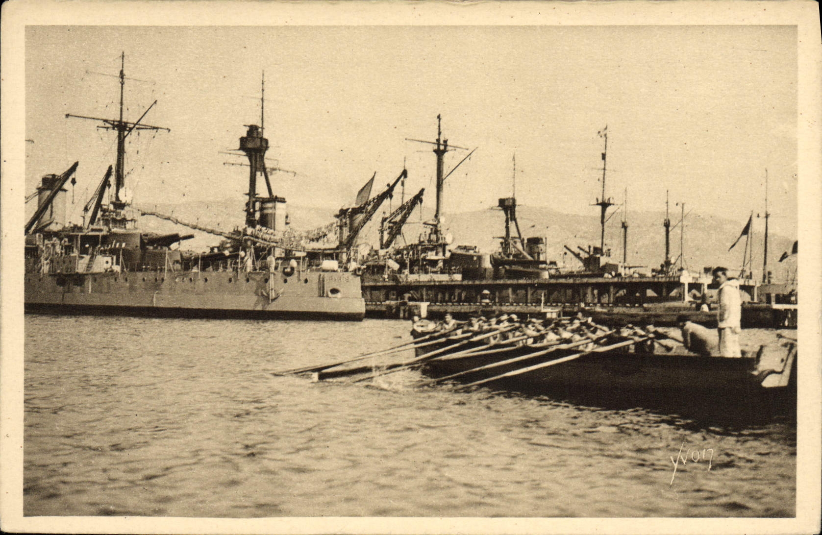 VINTAGE POSTCARD Toulon Boat small roads