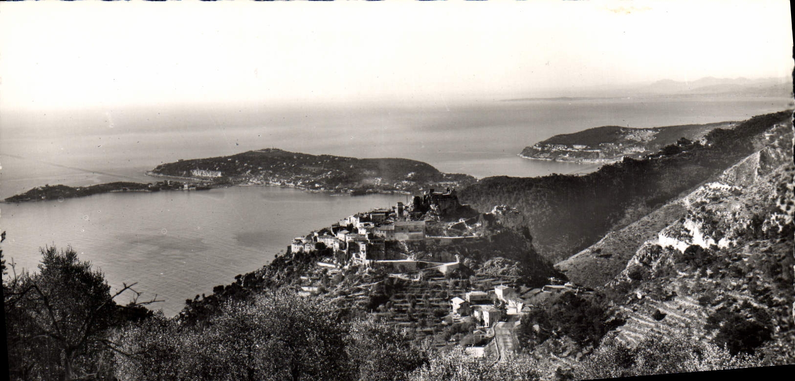 CPA Eze Nid D'Aigle Vue Panoramique sur le Cap Ferrat