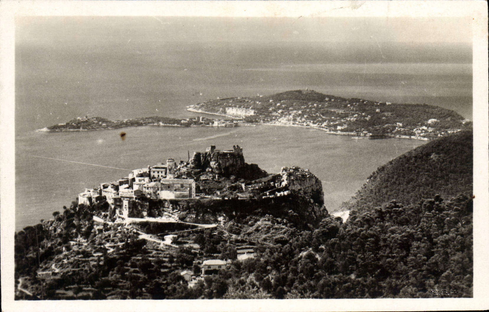 CPA Eze Vue Sur Le Village et le Cap Ferrat