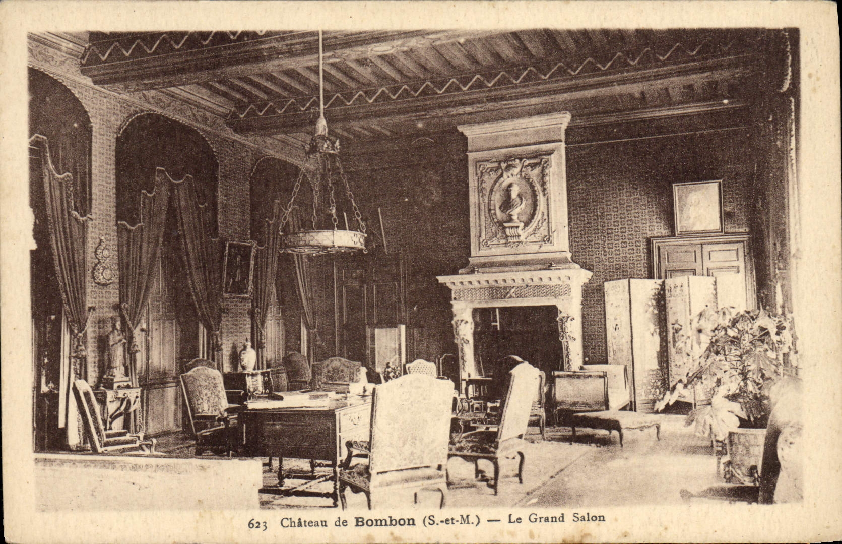 VINTAGE POSTCARD Castle of Bombon the Large Living room