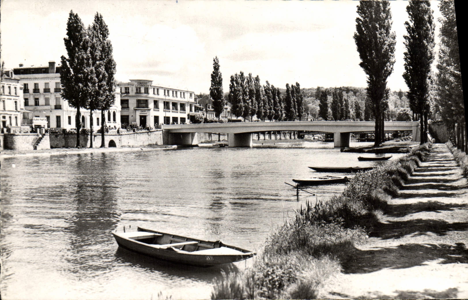 MODERN CARD Melun Banks of the island the Seine and the bridge Jeanne d' Arc