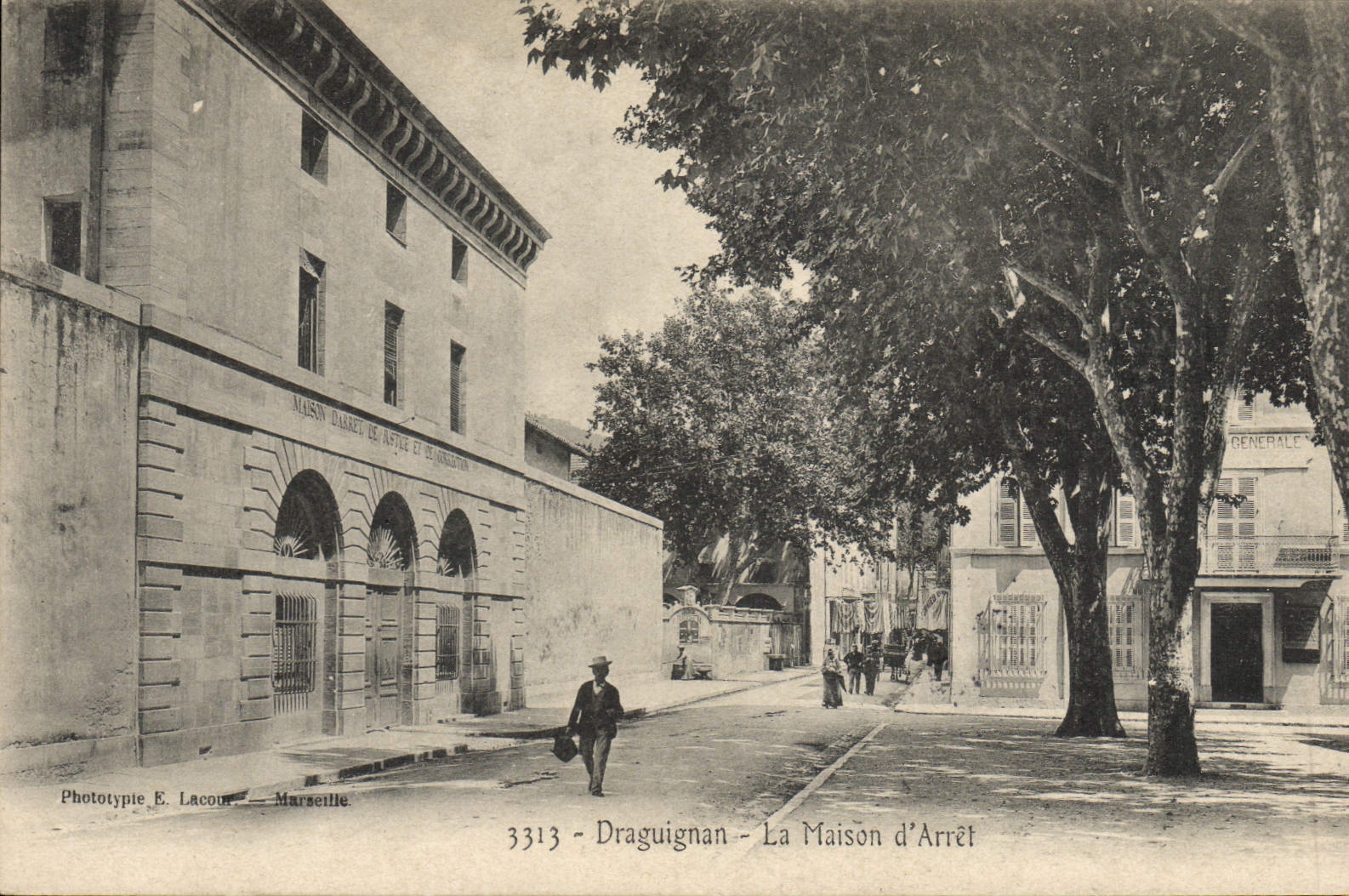 VINTAGE POSTCARD Draguignan Prison Prison