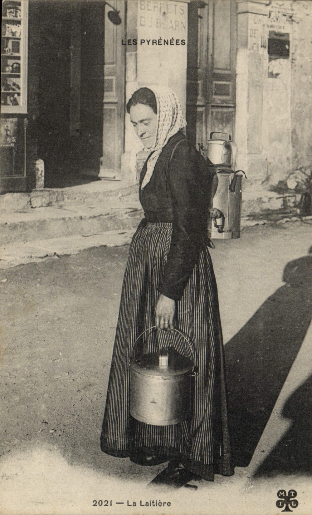 VINTAGE POSTCARD Pyrenees Folklore the laitiere
