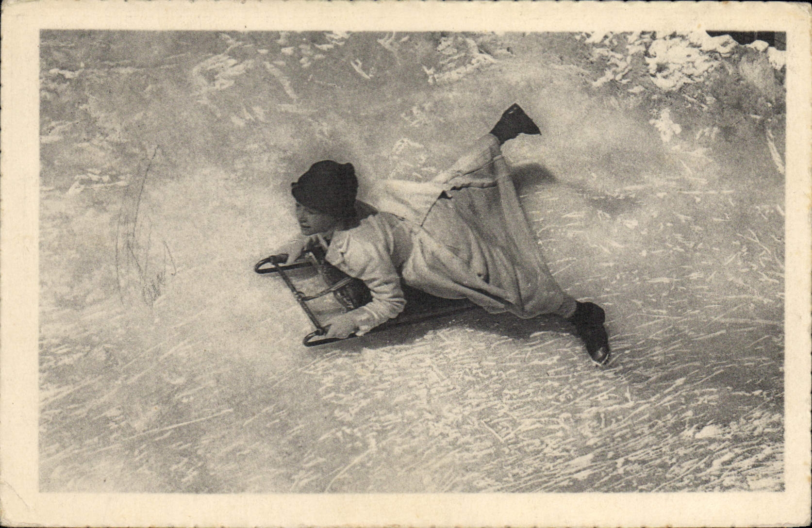 CPA Sports d'hiver Ski Femme Luge